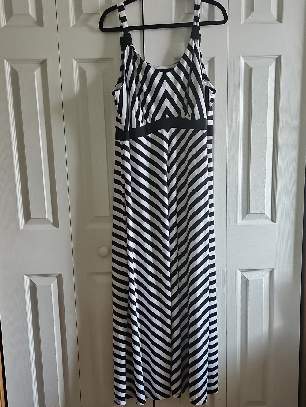 SALE! Faded Glory Black and White Summer Chevron Maxi Dress